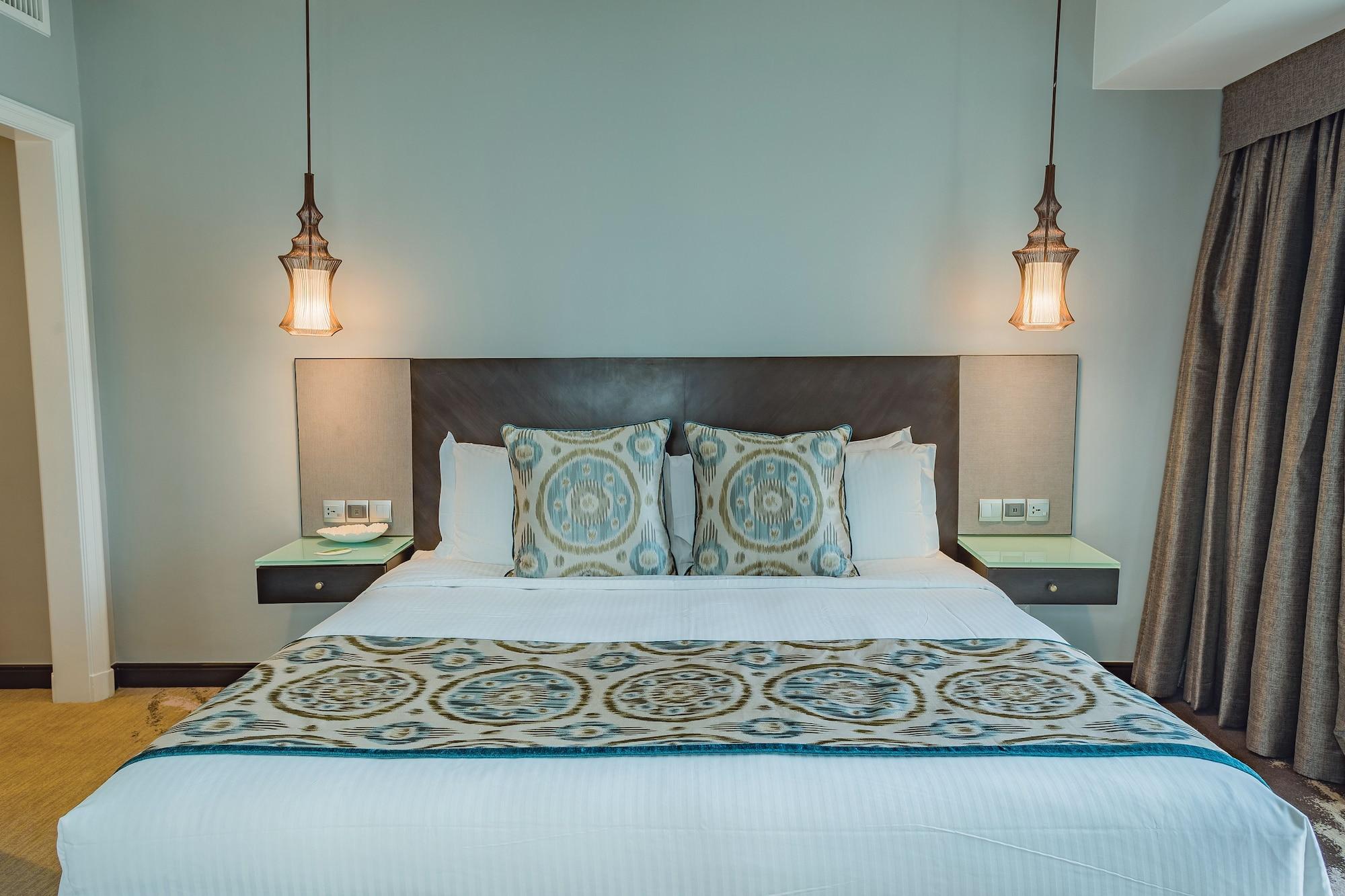 Отель Ascott Makati Макати Экстерьер фото