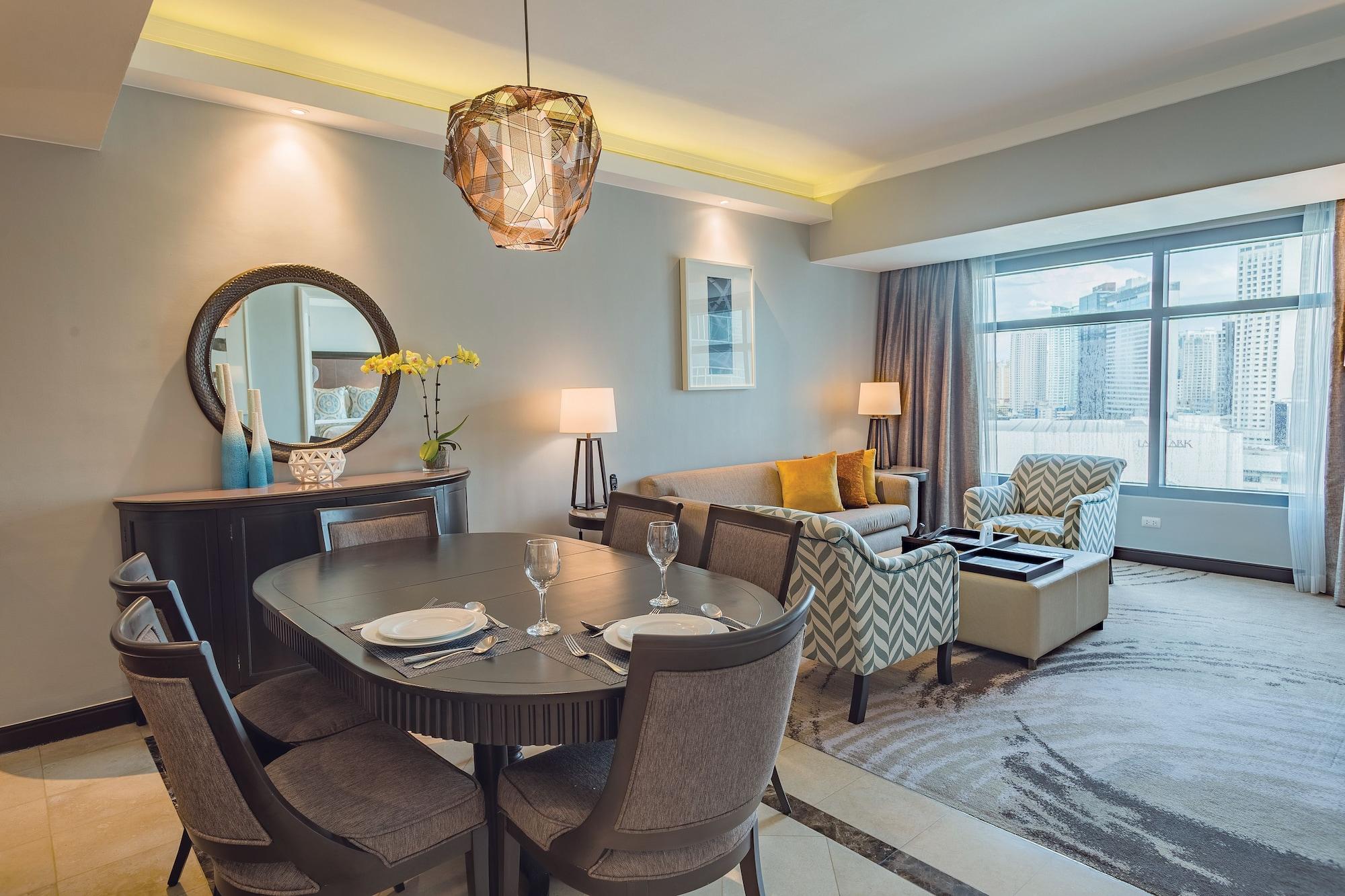 Отель Ascott Makati Макати Экстерьер фото