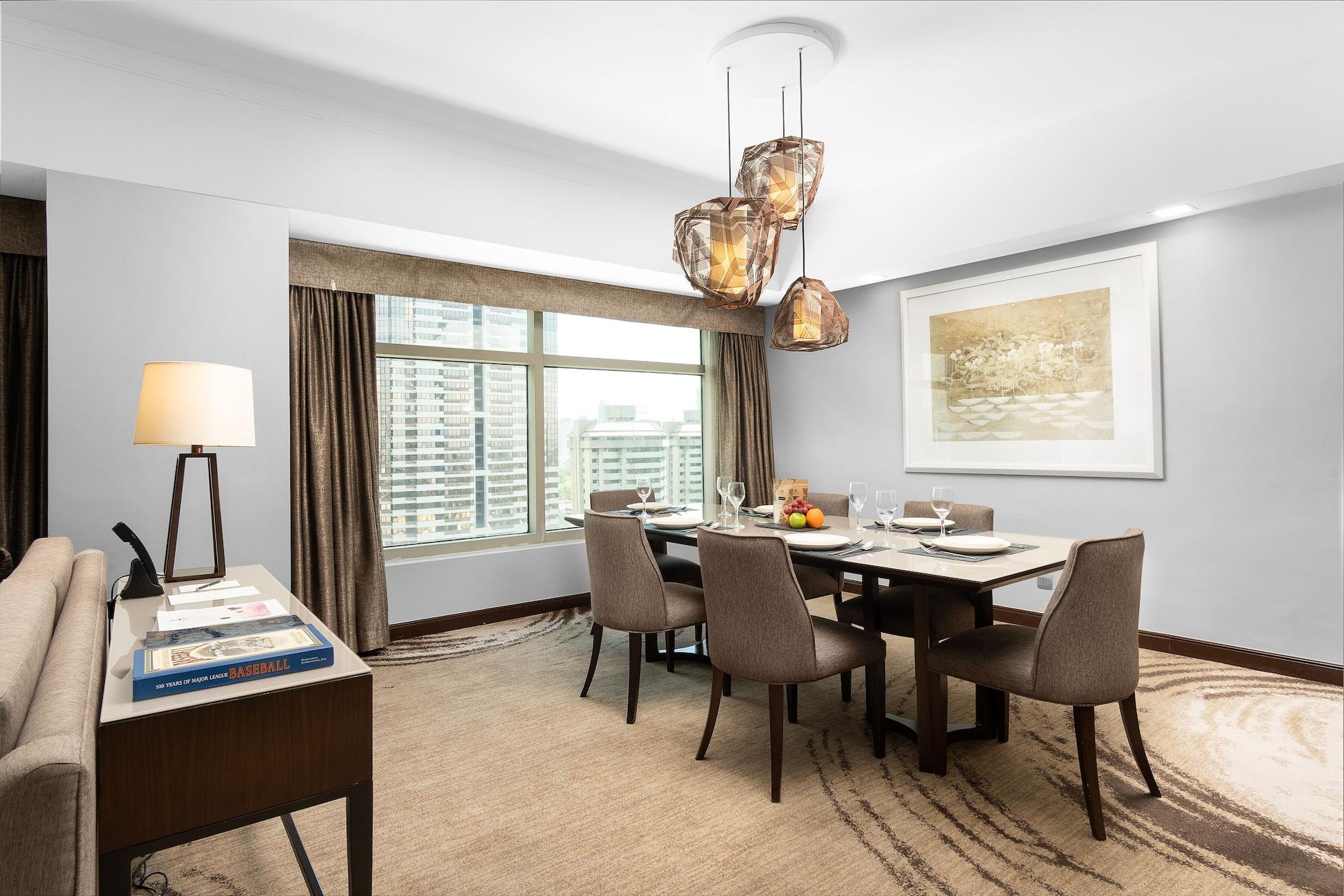 Отель Ascott Makati Макати Экстерьер фото