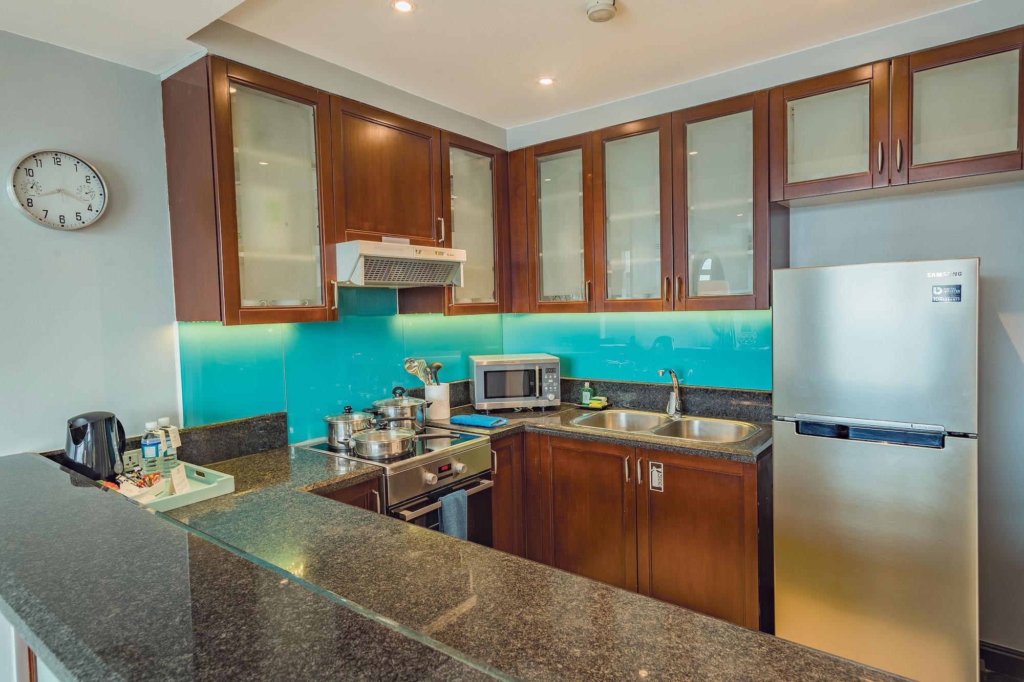Отель Ascott Makati Макати Экстерьер фото