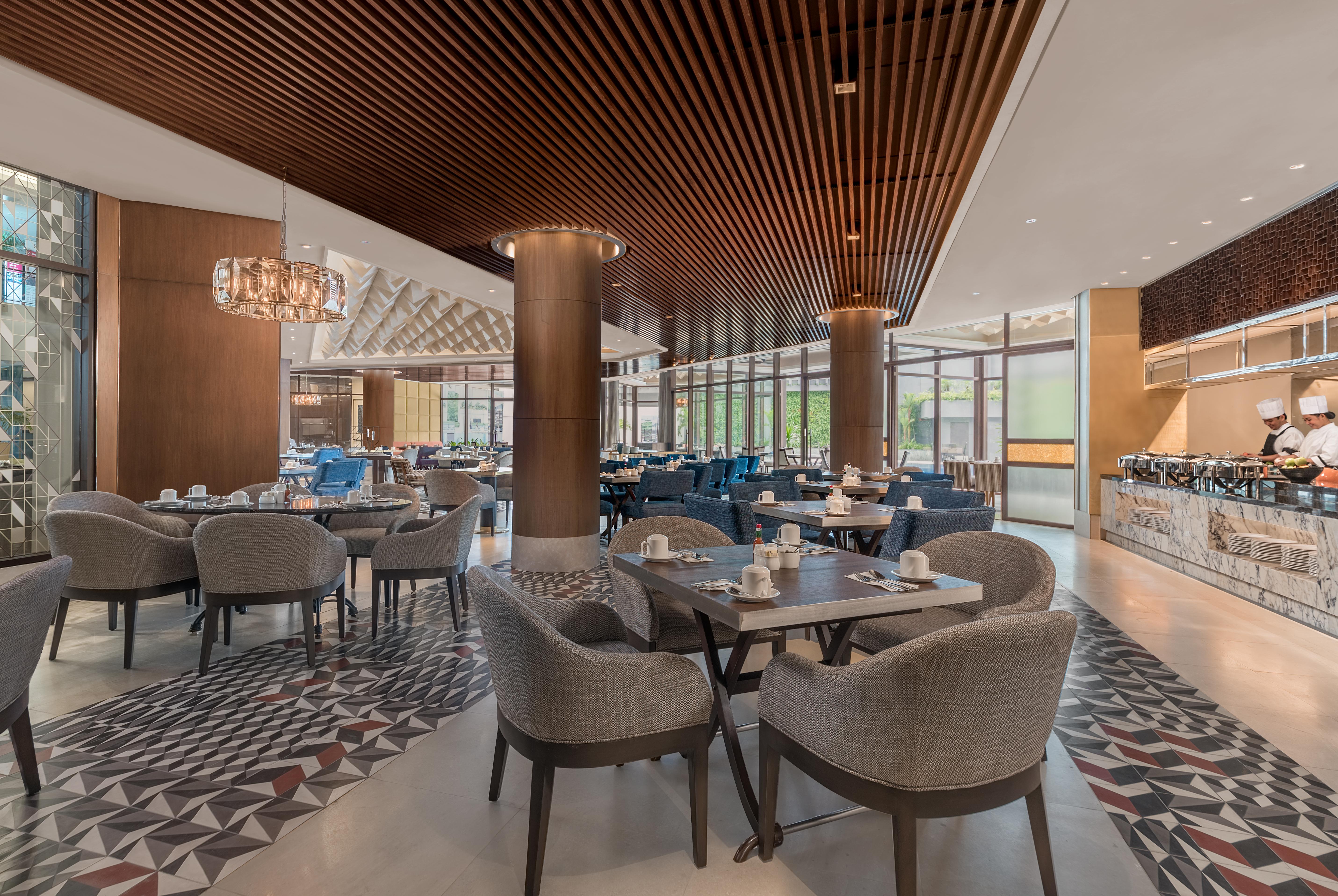 Отель Ascott Makati Макати Экстерьер фото