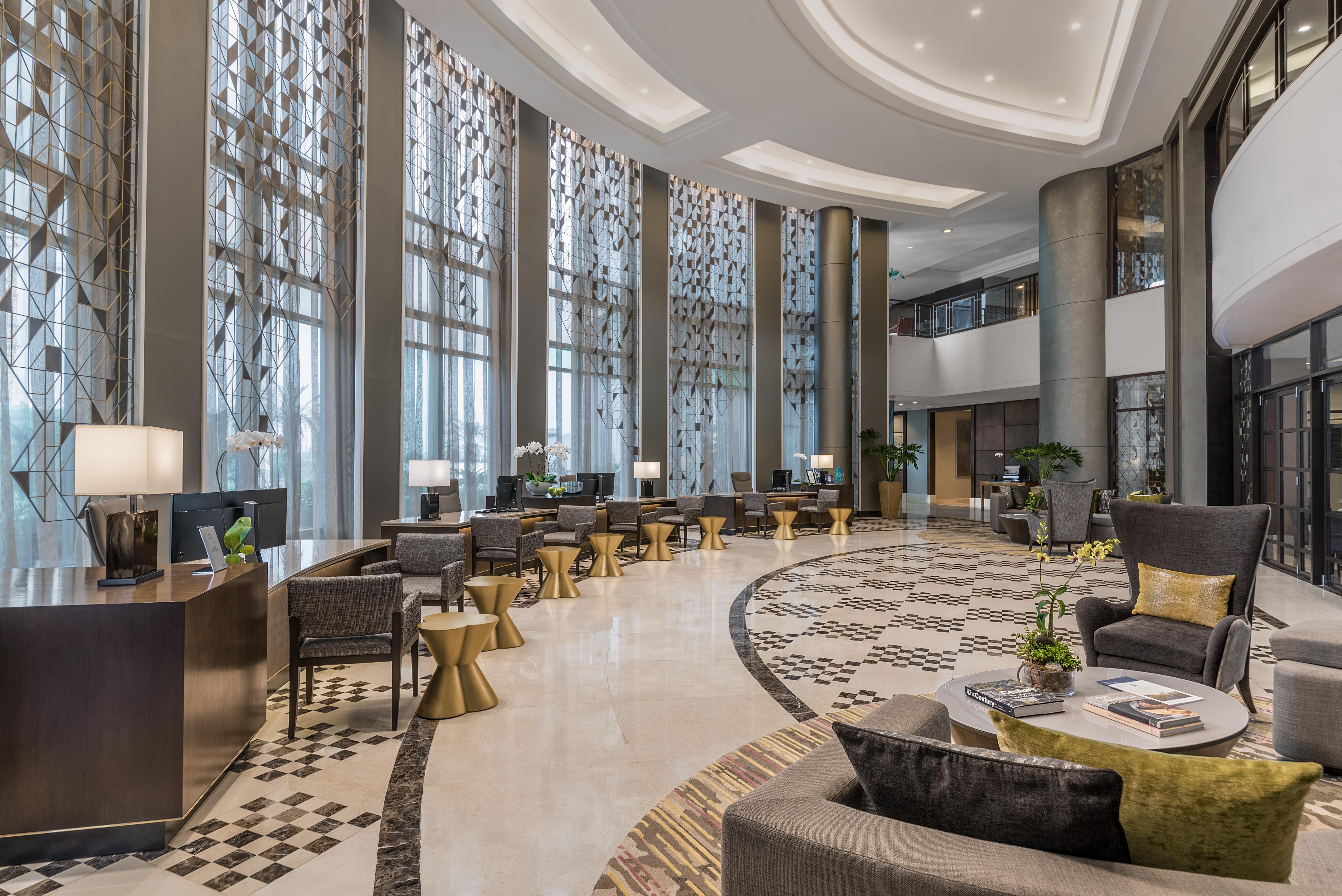Отель Ascott Makati Макати Экстерьер фото